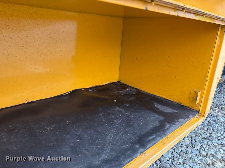 image for item YA1467 2009 IC PB105 school bus