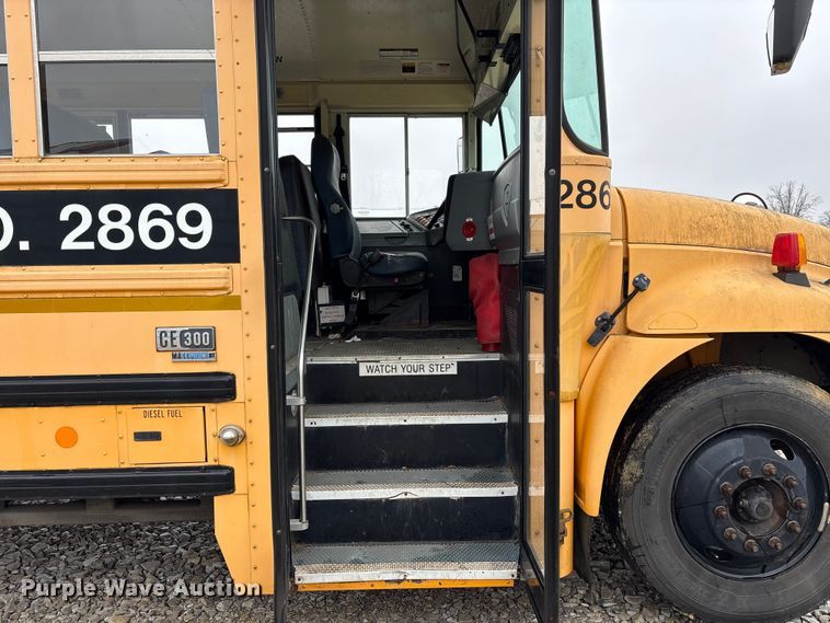 image for item YA1467 2009 IC PB105 school bus