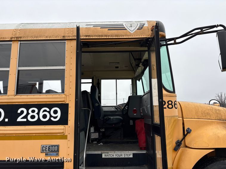 image for item YA1467 2009 IC PB105 school bus
