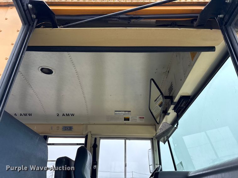 image for item YA1467 2009 IC PB105 school bus