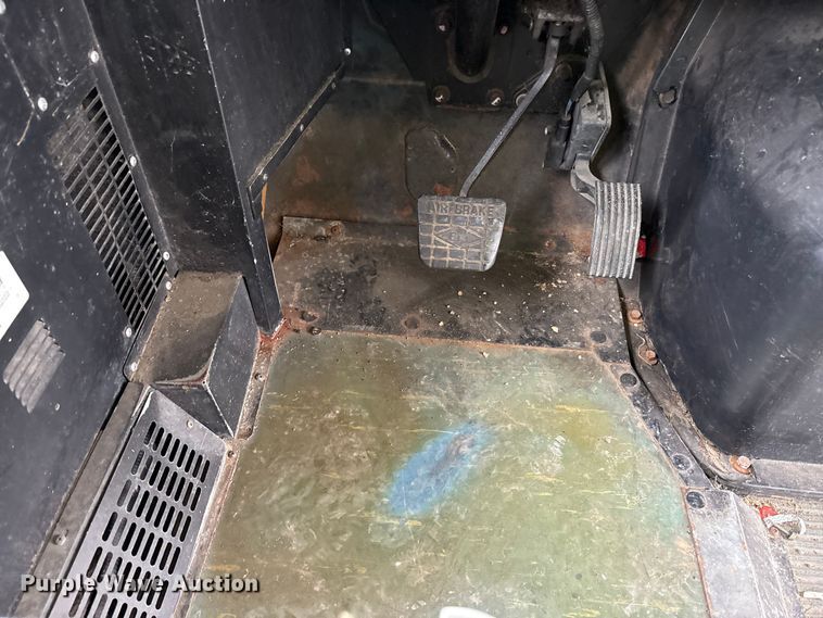 image for item YA1467 2009 IC PB105 school bus