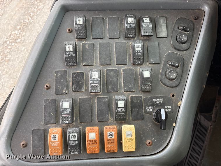 image for item YA1467 2009 IC PB105 school bus