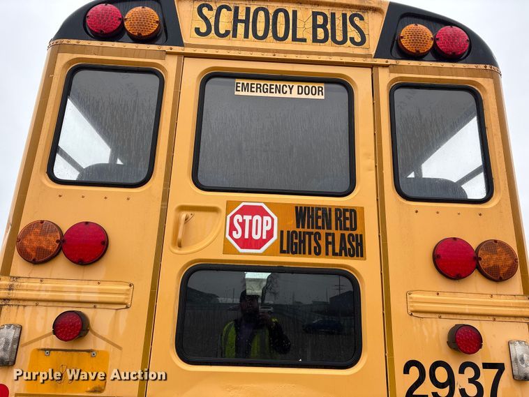 image for item YA1469 2010 IC PB105 school bus