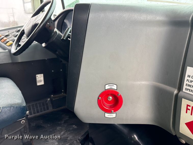 image for item YA1469 2010 IC PB105 school bus