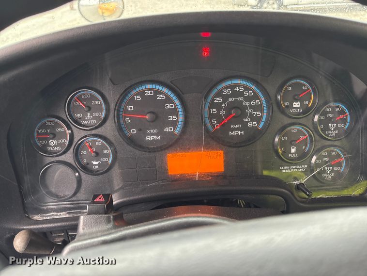 image for item YA1469 2010 IC PB105 school bus