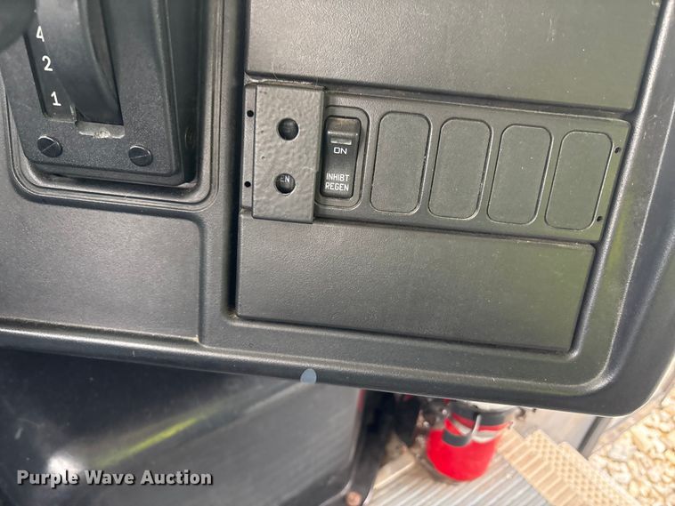 image for item YA1469 2010 IC PB105 school bus