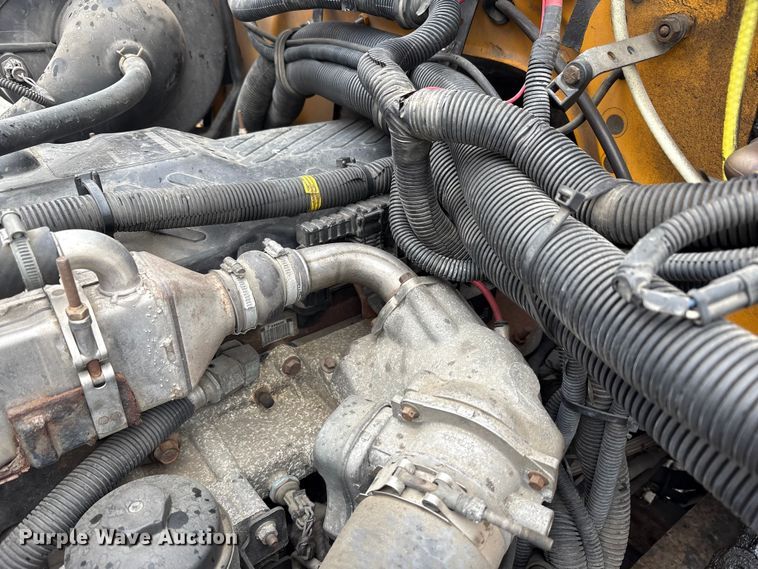 image for item YA1469 2010 IC PB105 school bus