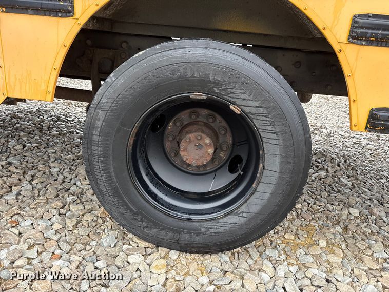 image for item YA1469 2010 IC PB105 school bus