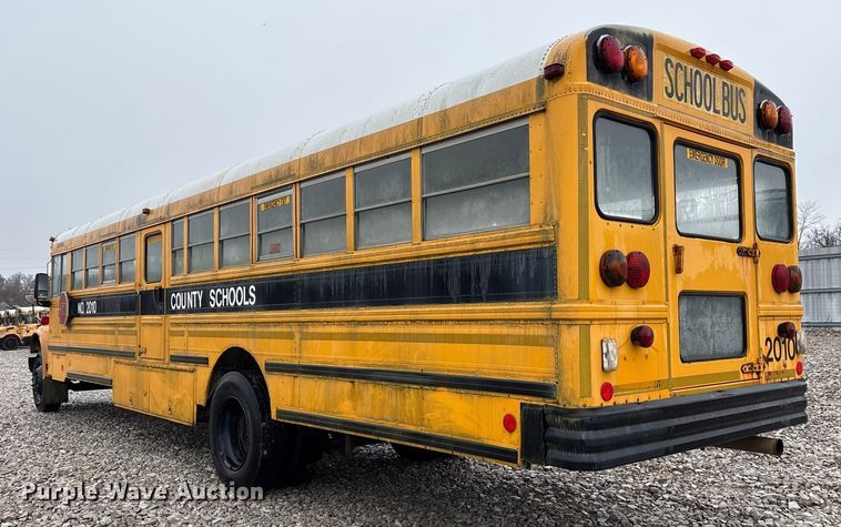 image for item YA1470 2000 International 3800 school bus