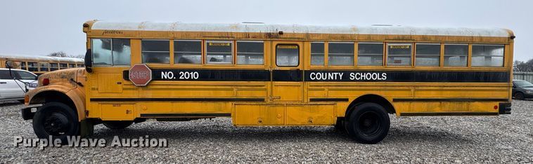 image for item YA1470 2000 International 3800 school bus