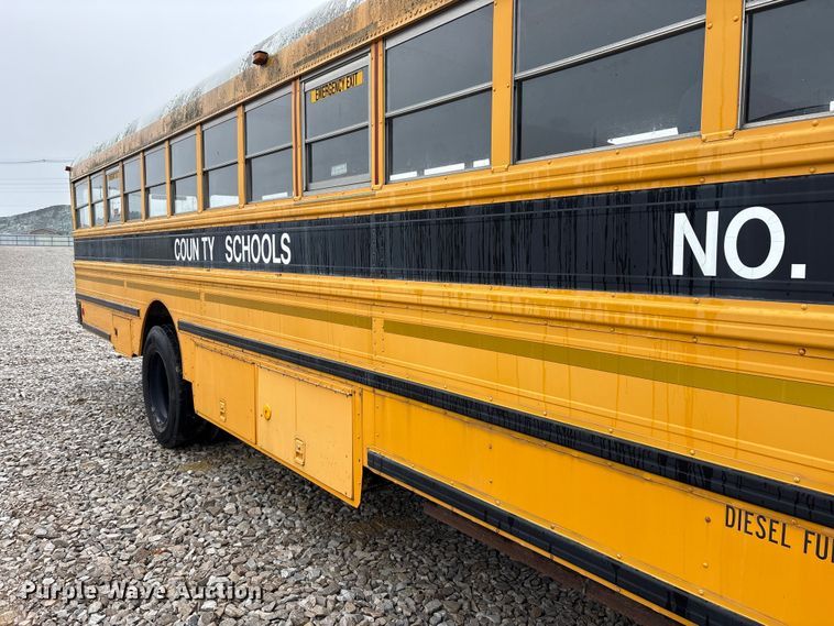 image for item YA1470 2000 International 3800 school bus