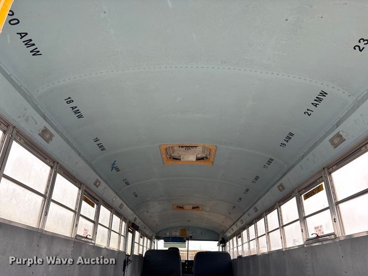 image for item YA1470 2000 International 3800 school bus