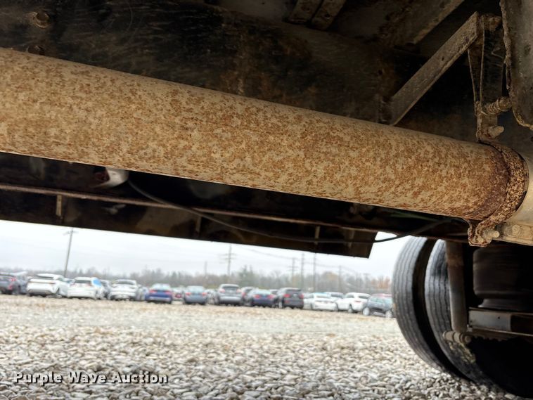 image for item YA1470 2000 International 3800 school bus