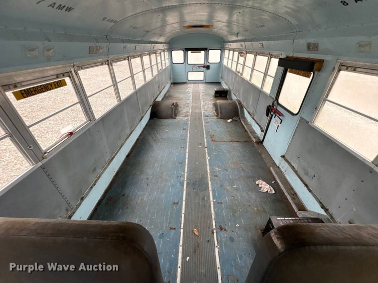 image for item YA1470 2000 International 3800 school bus