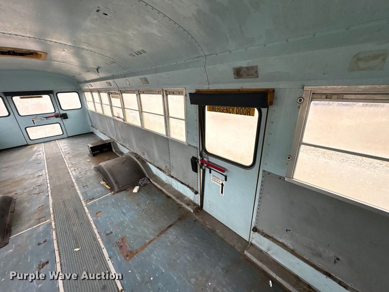 image for item YA1470 2000 International 3800 school bus