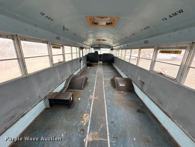 image for item YA1470 2000 International 3800 school bus