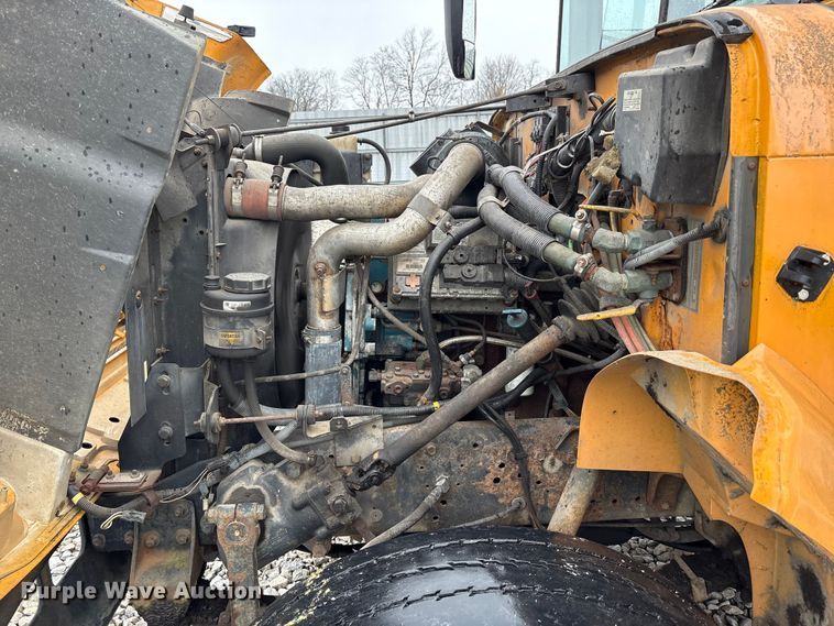 image for item YA1470 2000 International 3800 school bus