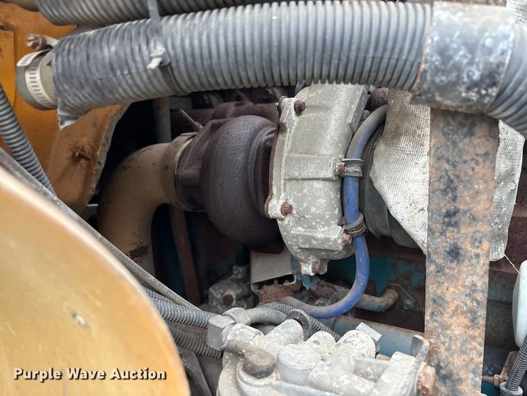 image for item YA1470 2000 International 3800 school bus