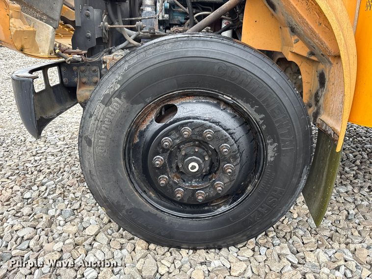 image for item YA1470 2000 International 3800 school bus