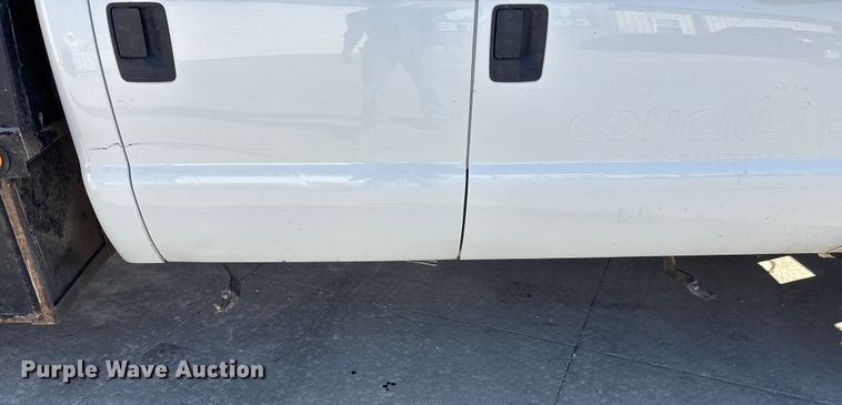 image for item DK0055 2012 Ford F550 flatbed truck