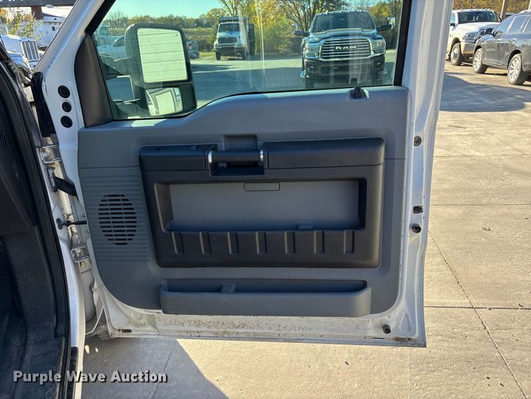 image for item DK0055 2012 Ford F550 flatbed truck