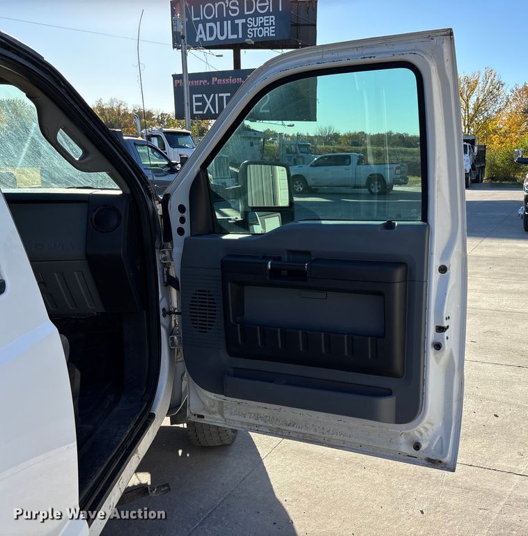 image for item DK0055 2012 Ford F550 flatbed truck