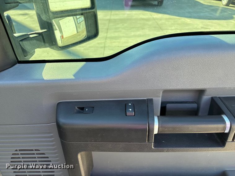 image for item DK0055 2012 Ford F550 flatbed truck