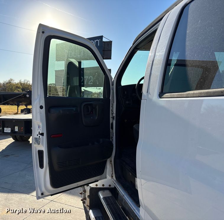 image for item DK0056 2008 GMC C4500 flatbed truck