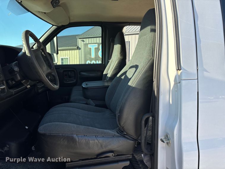 image for item DK0056 2008 GMC C4500 flatbed truck