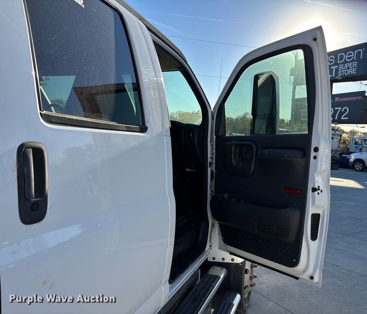 image for item DK0056 2008 GMC C4500 flatbed truck