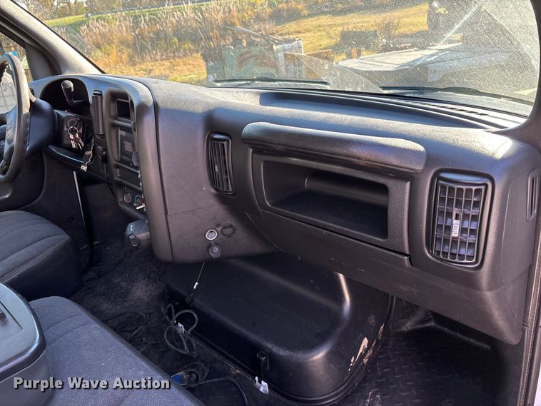 image for item DK0056 2008 GMC C4500 flatbed truck