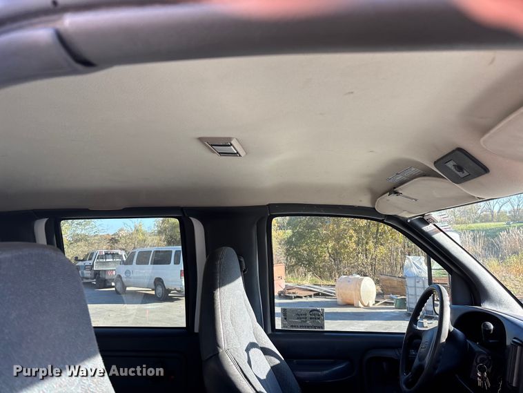 image for item DK0056 2008 GMC C4500 flatbed truck