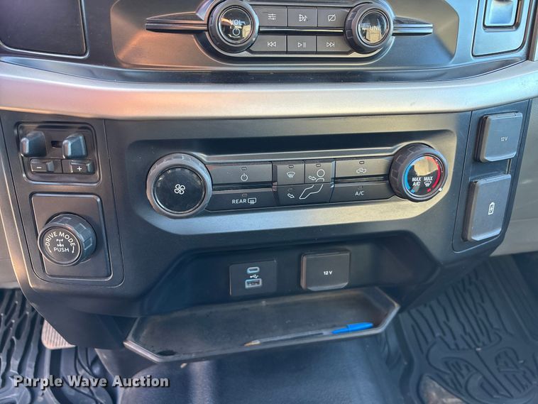 image for item DK0132 2021 Ford F150 SuperCab pickup truck