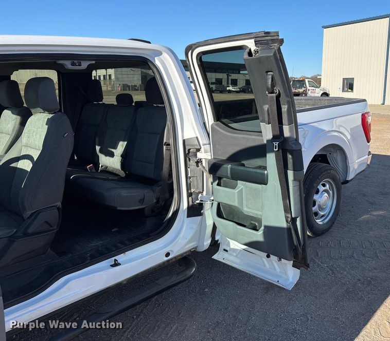 image for item DK0132 2021 Ford F150 SuperCab pickup truck