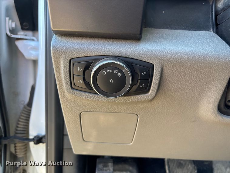 image for item DK0133 2016 Ford F150 SuperCab pickup truck