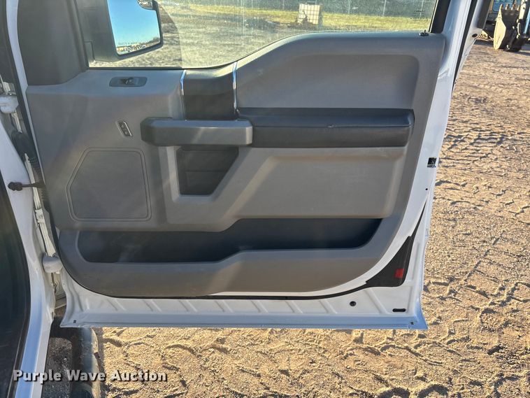 image for item DK0133 2016 Ford F150 SuperCab pickup truck