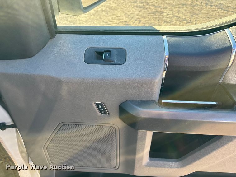 image for item DK0133 2016 Ford F150 SuperCab pickup truck