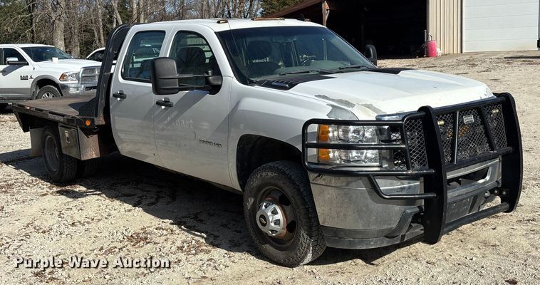 image for item DK0156 2012 Chevrolet Silverado 3500HD Crew Cab flatbed pickup truck