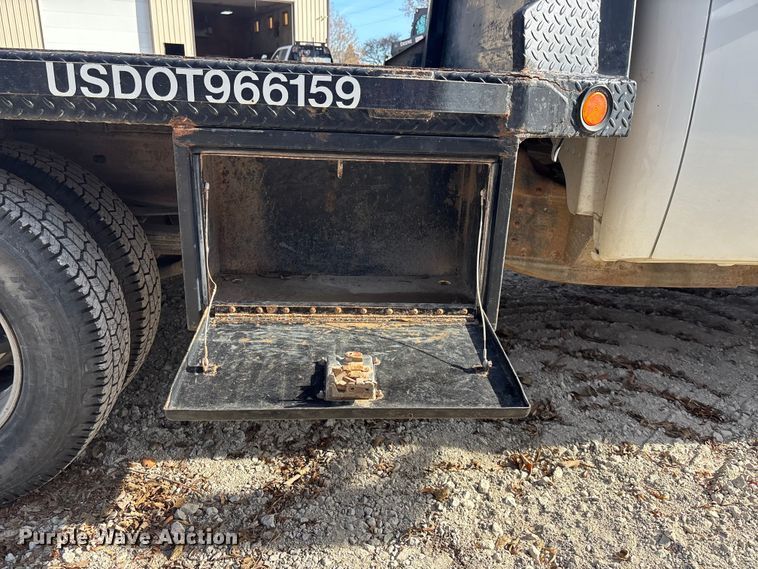 image for item DK0156 2012 Chevrolet Silverado 3500HD Crew Cab flatbed pickup truck