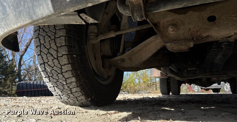 image for item DK0156 2012 Chevrolet Silverado 3500HD Crew Cab flatbed pickup truck