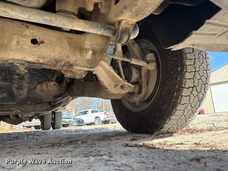 image for item DK0156 2012 Chevrolet Silverado 3500HD Crew Cab flatbed pickup truck