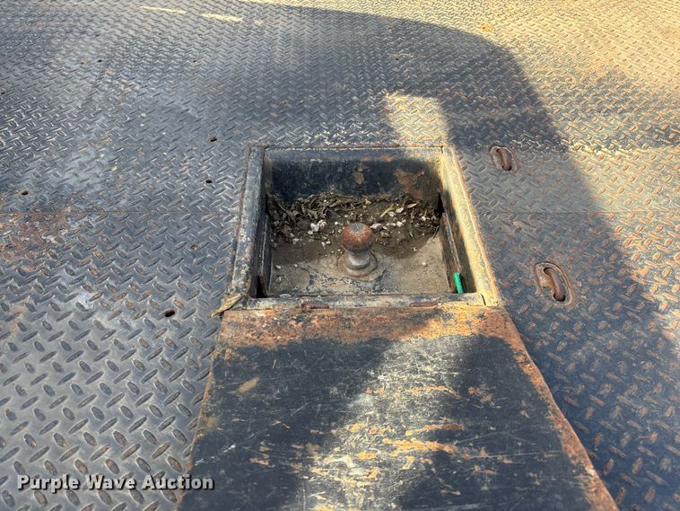 image for item DK0156 2012 Chevrolet Silverado 3500HD Crew Cab flatbed pickup truck