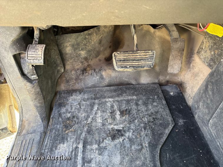 image for item DK0156 2012 Chevrolet Silverado 3500HD Crew Cab flatbed pickup truck