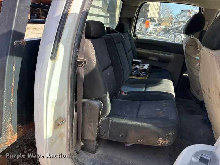 image for item DK0156 2012 Chevrolet Silverado 3500HD Crew Cab flatbed pickup truck