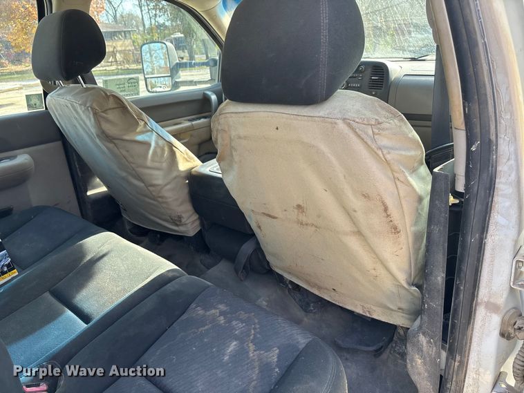 image for item DK0156 2012 Chevrolet Silverado 3500HD Crew Cab flatbed pickup truck