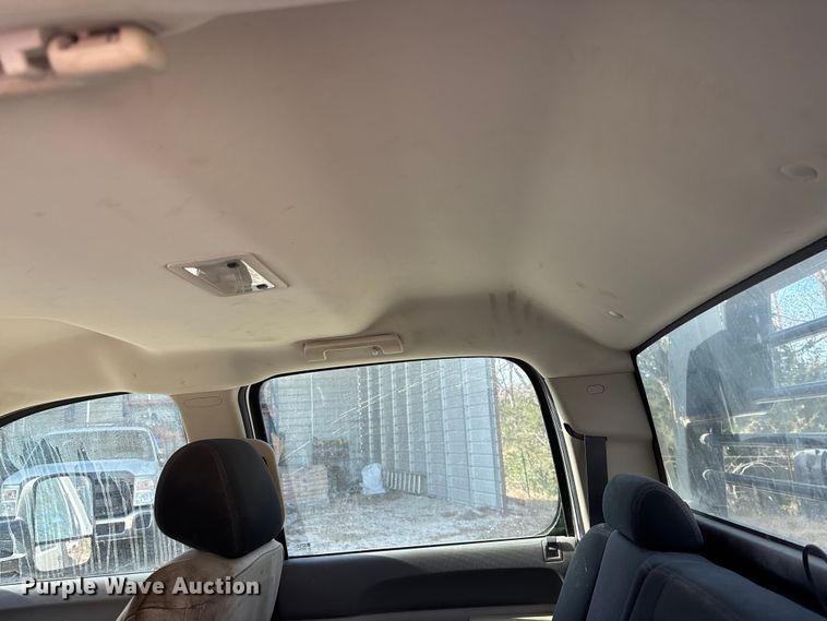 image for item DK0156 2012 Chevrolet Silverado 3500HD Crew Cab flatbed pickup truck