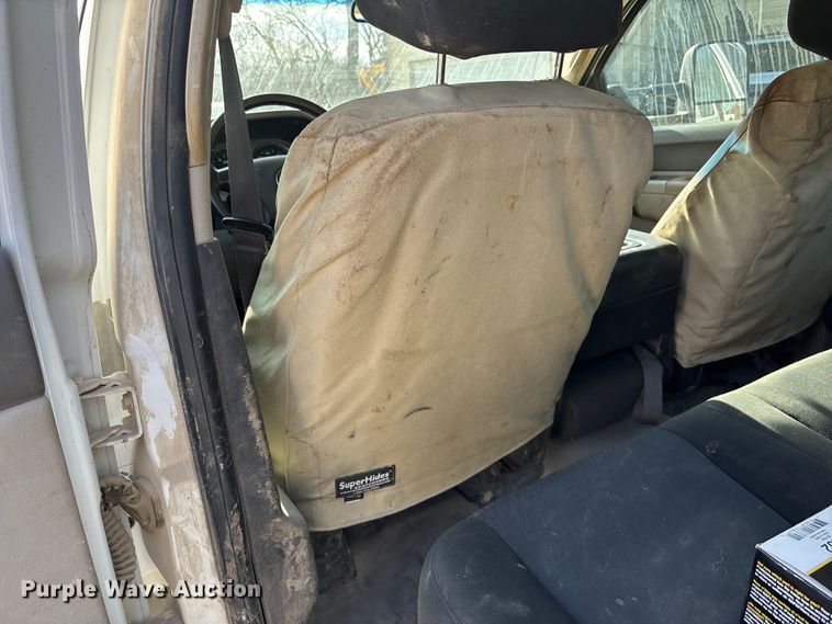 image for item DK0156 2012 Chevrolet Silverado 3500HD Crew Cab flatbed pickup truck