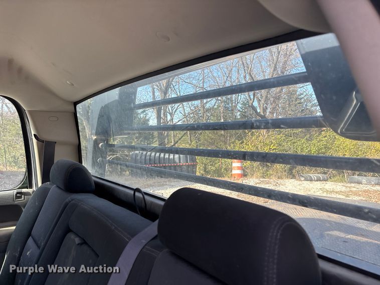 image for item DK0156 2012 Chevrolet Silverado 3500HD Crew Cab flatbed pickup truck