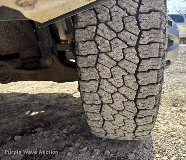 image for item DK0156 2012 Chevrolet Silverado 3500HD Crew Cab flatbed pickup truck