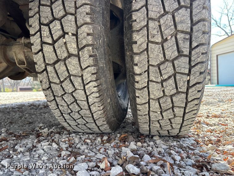 image for item DK0156 2012 Chevrolet Silverado 3500HD Crew Cab flatbed pickup truck